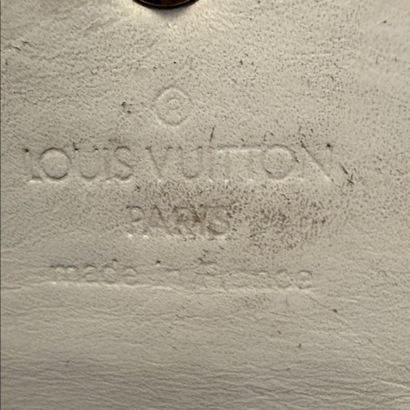 Louis Vuitton Cream Patent Monogram Snap Wallet - Picture 5 of 8